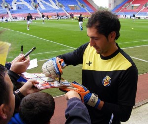 Diego Lopez autograph signing