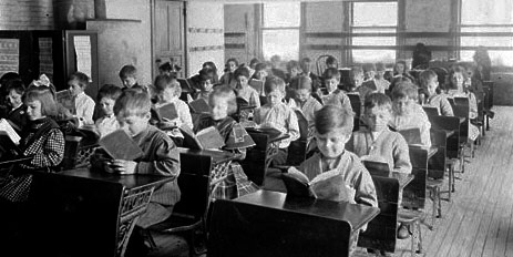 Schoolchildren reading 1911