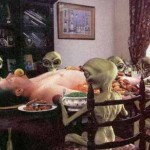 Aliens eating lunch