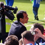 Roberto thanks the fans